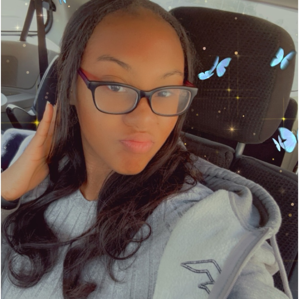 Meet your Posher, Mikayla